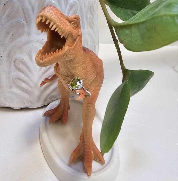 Sterling Silver Peridot Halo Ring | Size 7 | .925 Stamped | August Birthstone - Picture 2 of 5